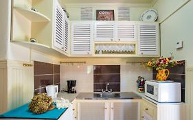 Alexandra Apartment